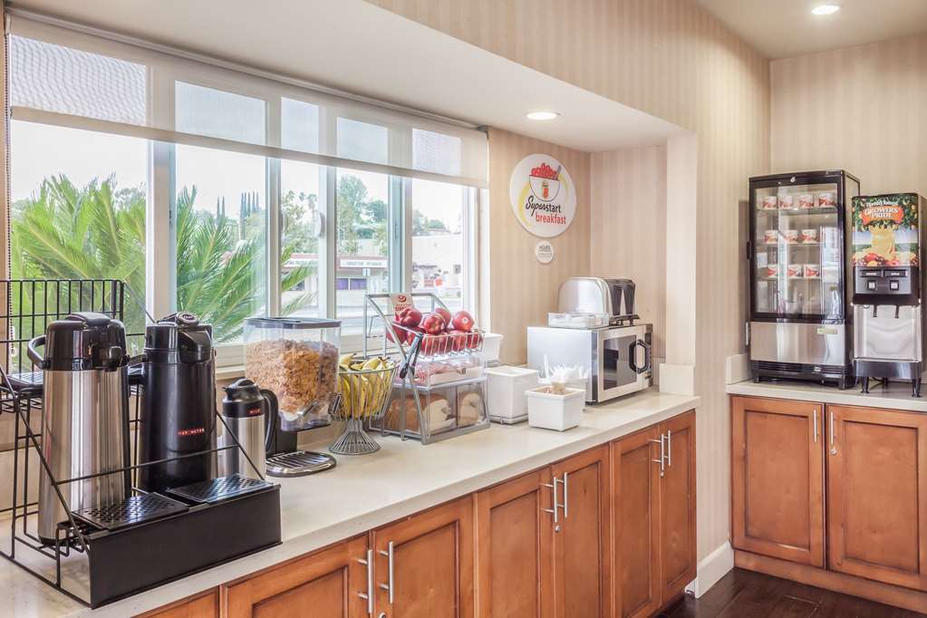Hotel 6-la Mesa, Ca